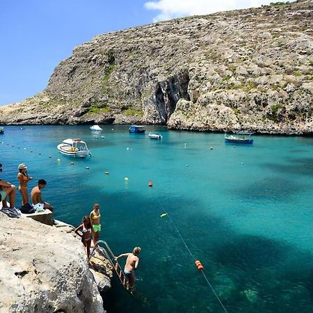 Апартаменты Seafront Penthouse With Terrace In Xlendi, Gozo Экстерьер фото