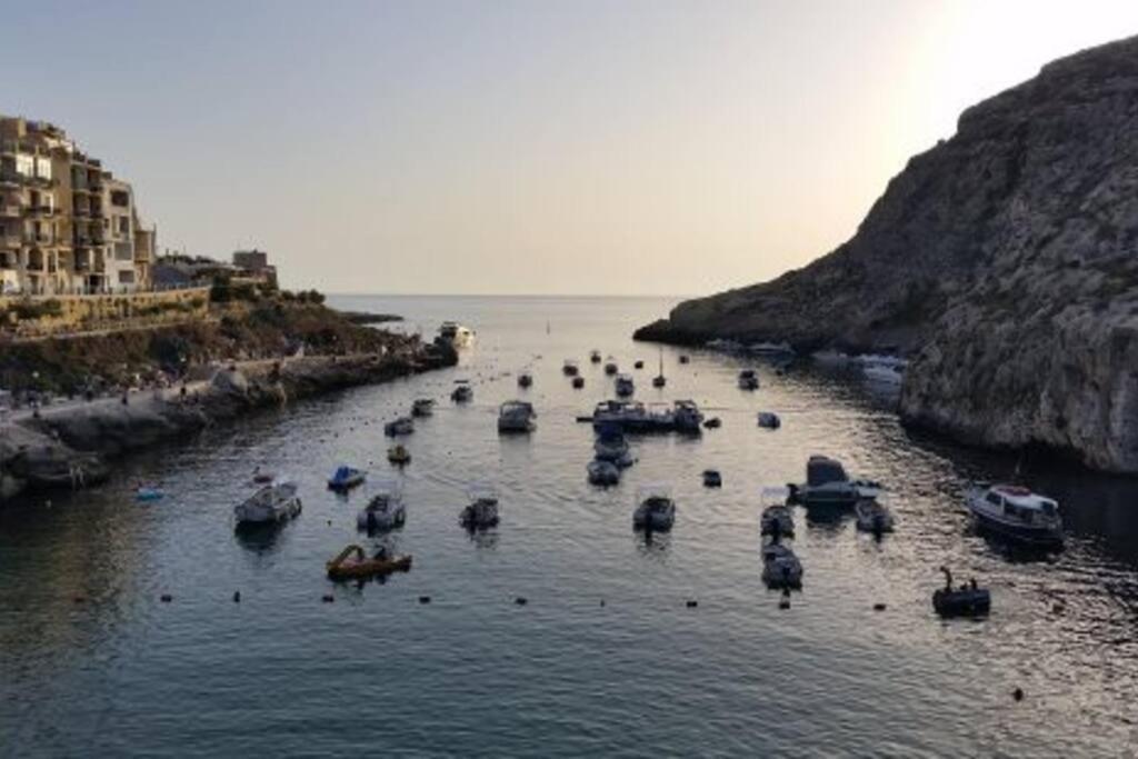 Апартаменты Seafront Penthouse With Terrace In Xlendi, Gozo Экстерьер фото