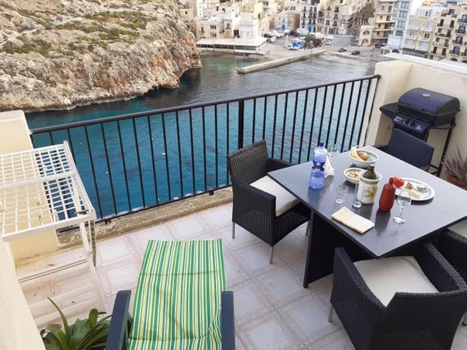 Апартаменты Seafront Penthouse With Terrace In Xlendi, Gozo Экстерьер фото