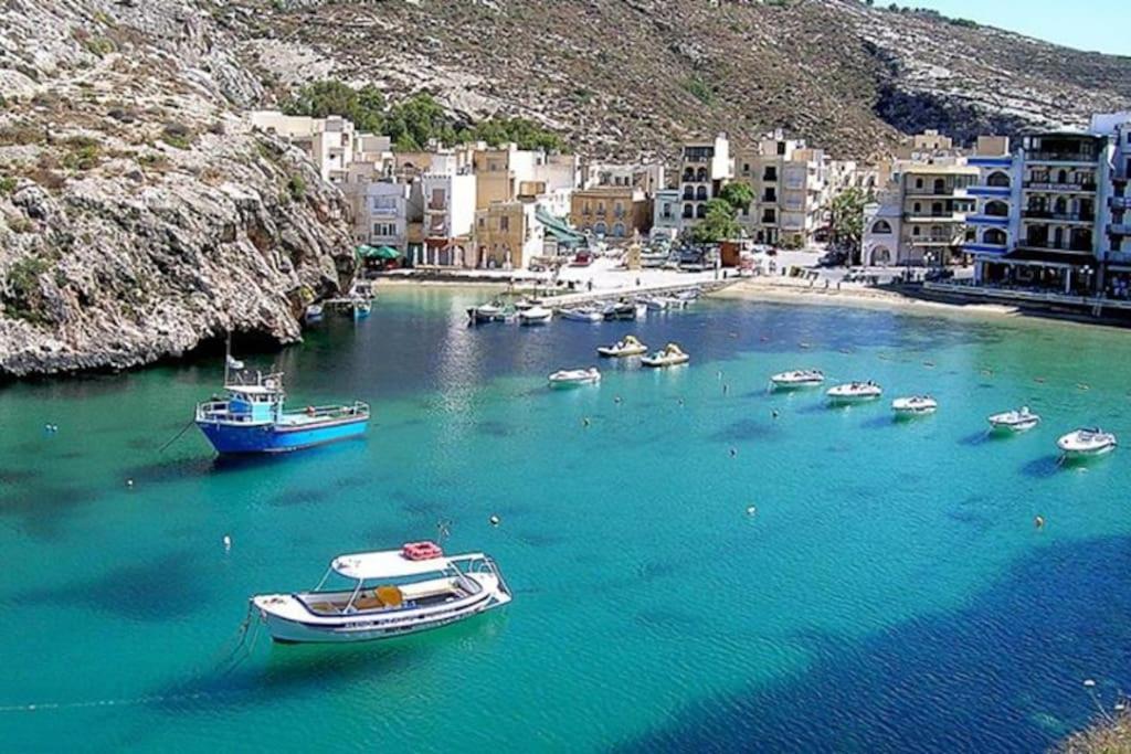 Апартаменты Seafront Penthouse With Terrace In Xlendi, Gozo Экстерьер фото